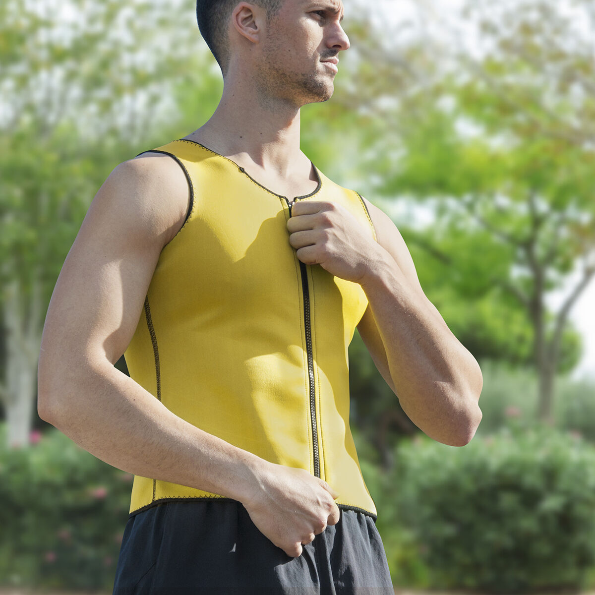 Pack Stazione per trazioni fitness con guida esercizi e gilet sauna sport uomo L InnovaGoods