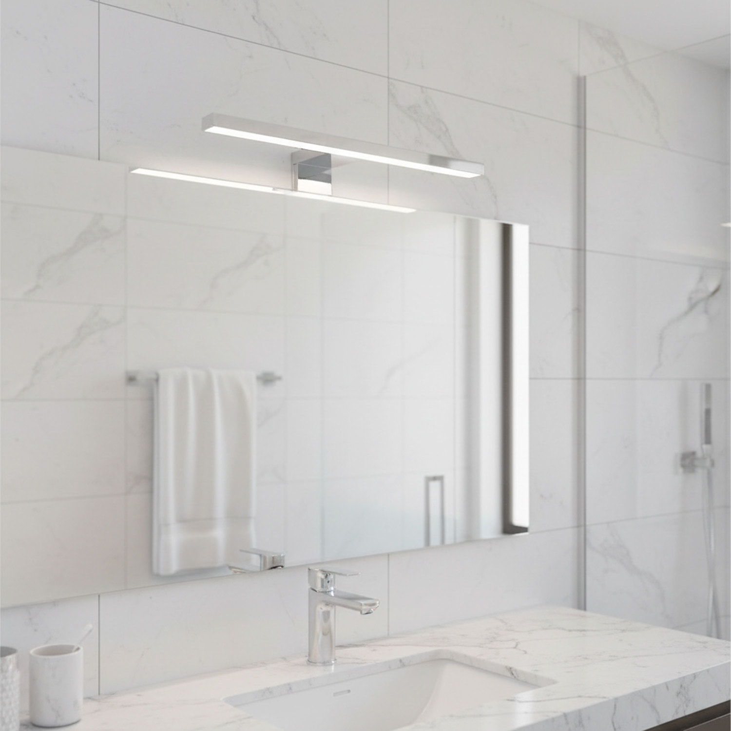 Applique LED 30 cm Da 5.4 Watt in ABS Cromato Luce Fredda 6000K IP44 Installazione su Bordo Specchio Illuminazione Uniforme Anti Riflesso Argento