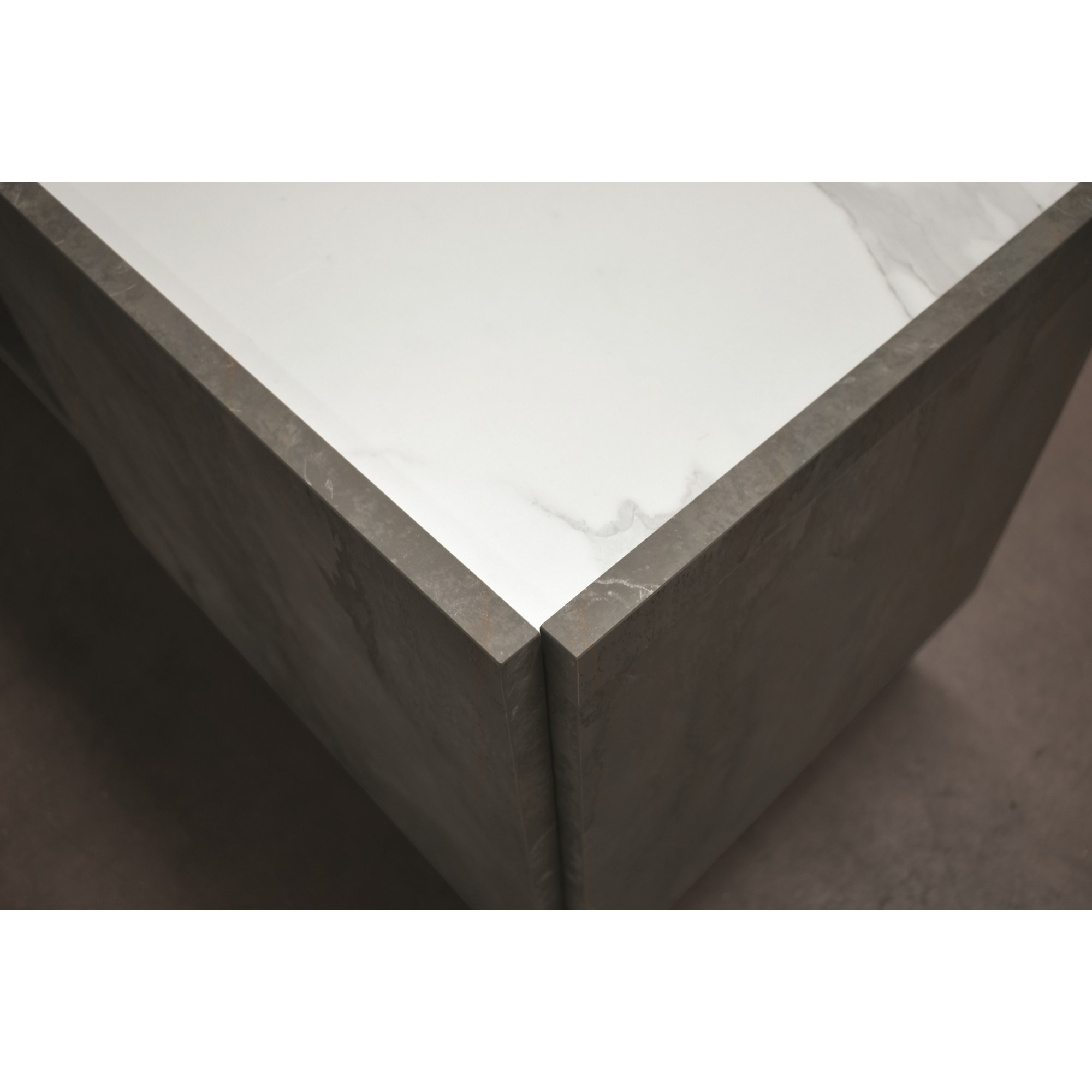 Credenza FAVIGNANA in legno, finitura in acciaio ossidato, piano effetto marmo statuario, 200x50 cm