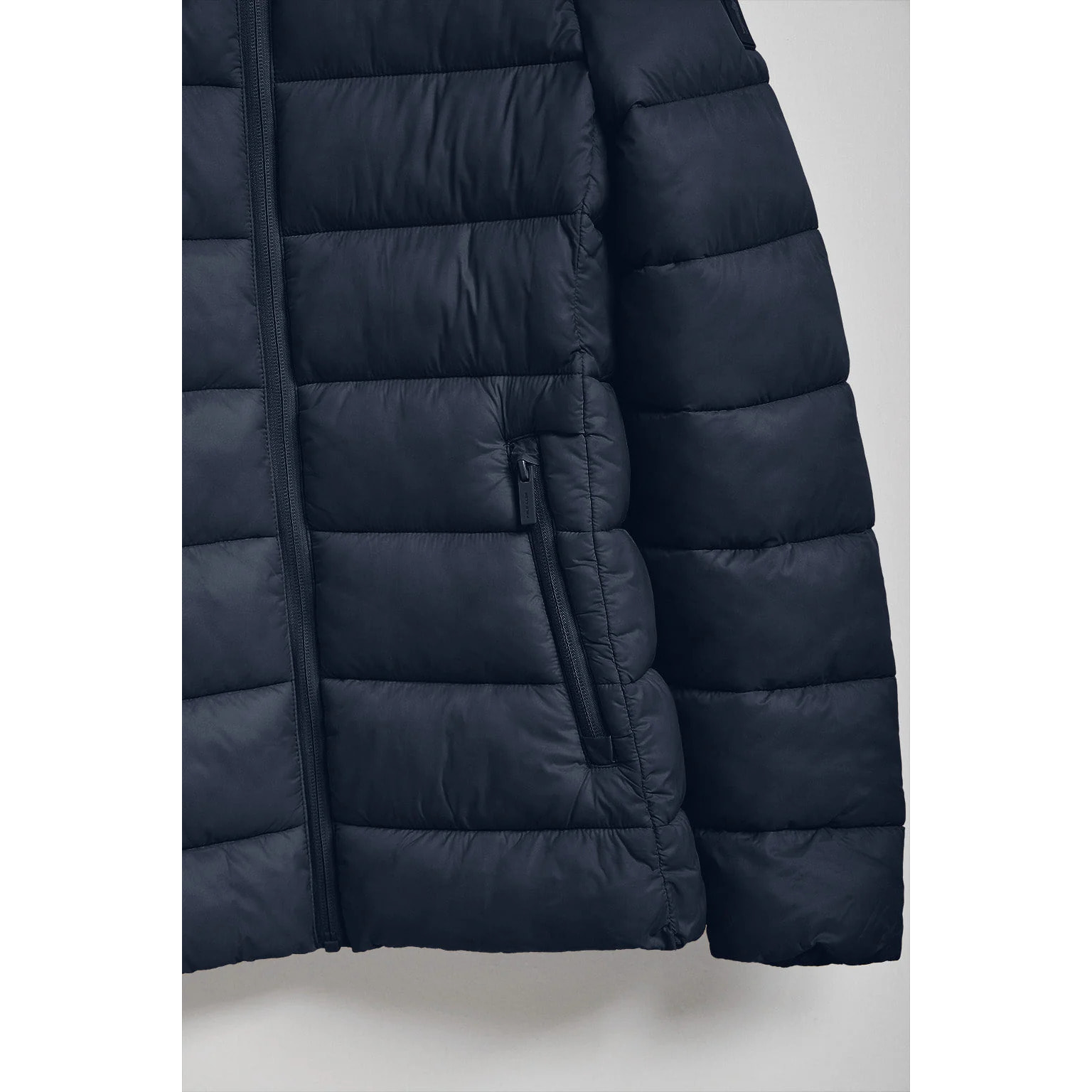 Chaqueta ultralight Susanne azul marino con parche Rigby Go