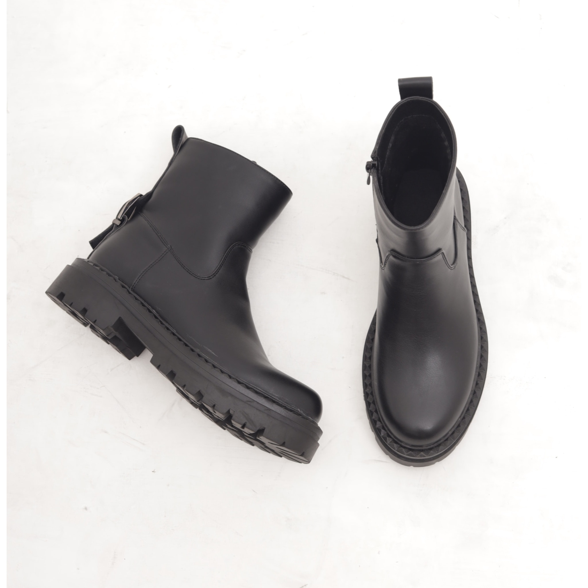 STIVALETTO FIBBIA POSTERIORE NERO