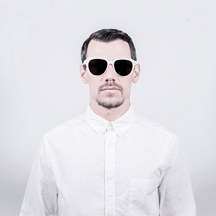 Gafas de sol OCEAN MAVERICKS - Blanco / Rosa esmerilado frente transparente brazo carey y líneas ahumada