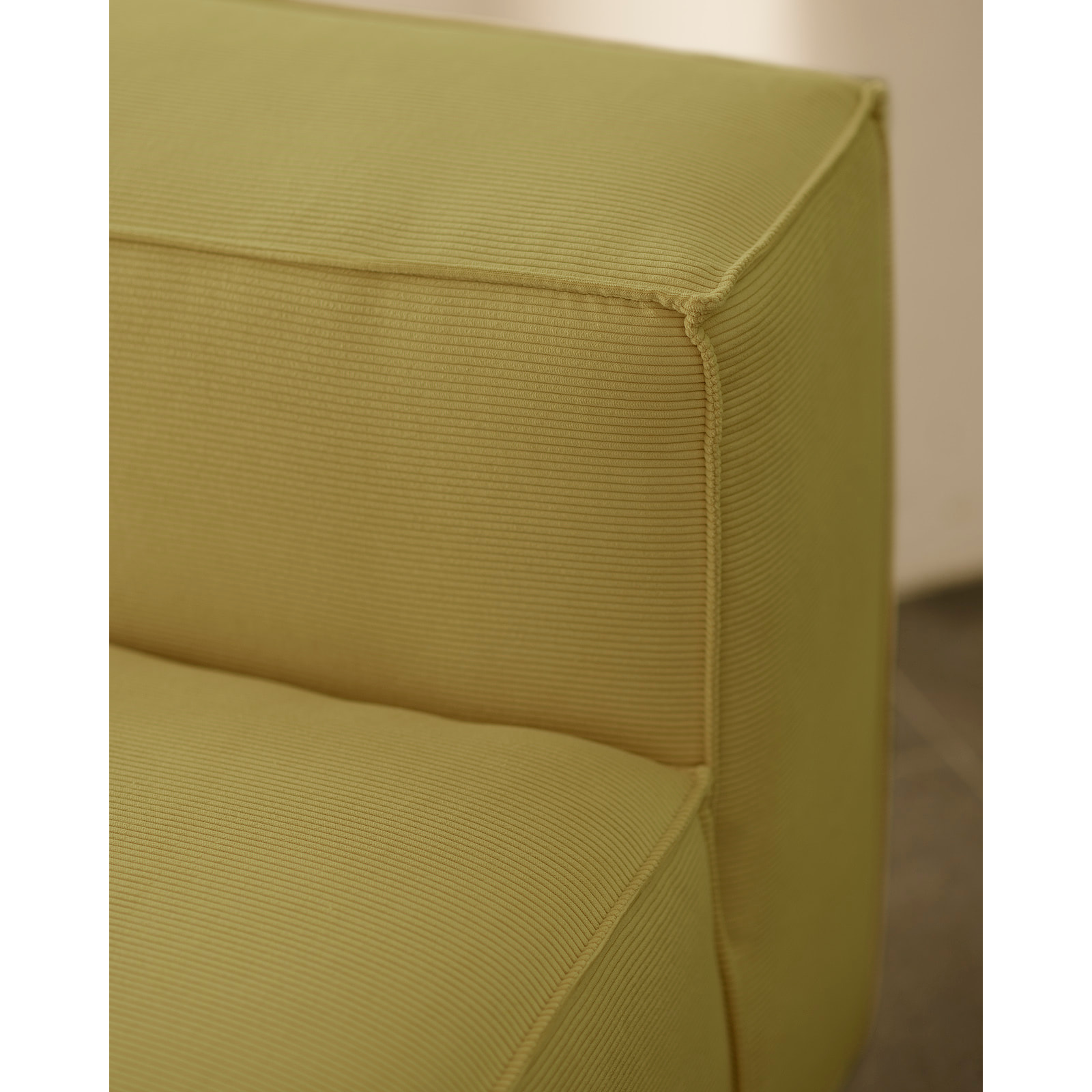 Fauteuil en velours côtelé couleur vert lime de 110x90cm Hauteur: 70 Longueur: 110 Largeur: 90