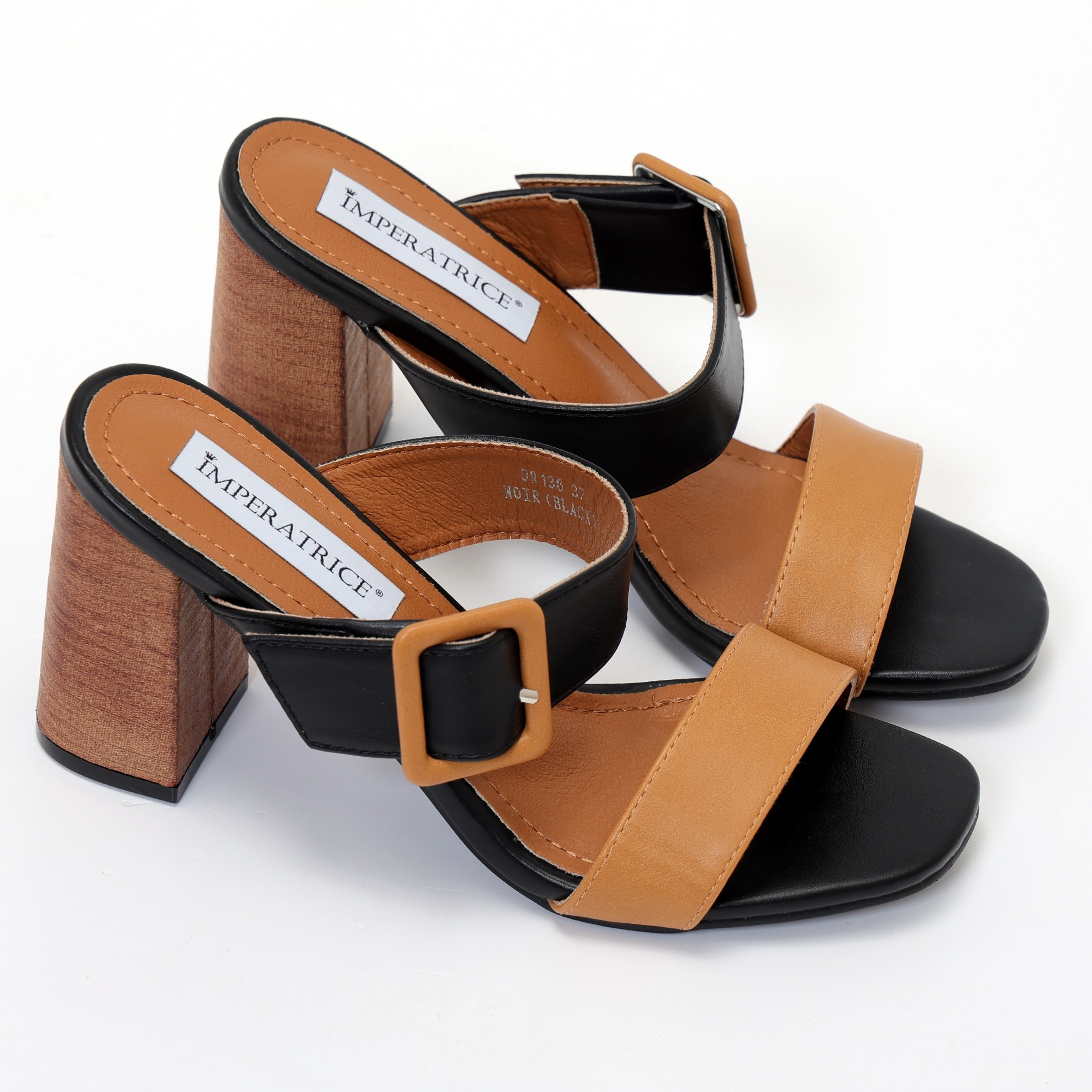 Sandali in simil pelle con tacco alto in sughero e fascia con fibbia