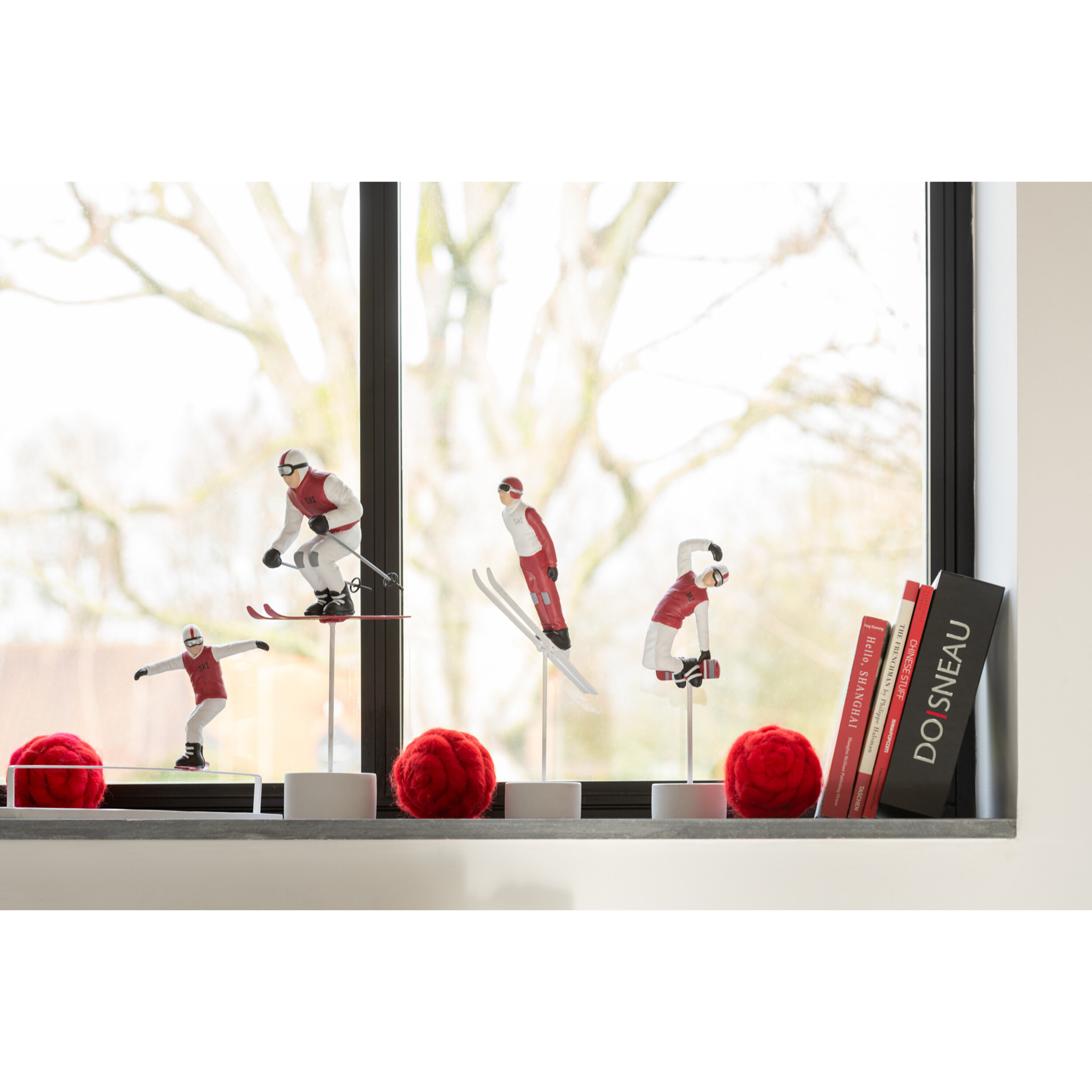 J-Line décoration Snowboarder Sur Socle - polyrésine - rouge/blanc - 2 pcs