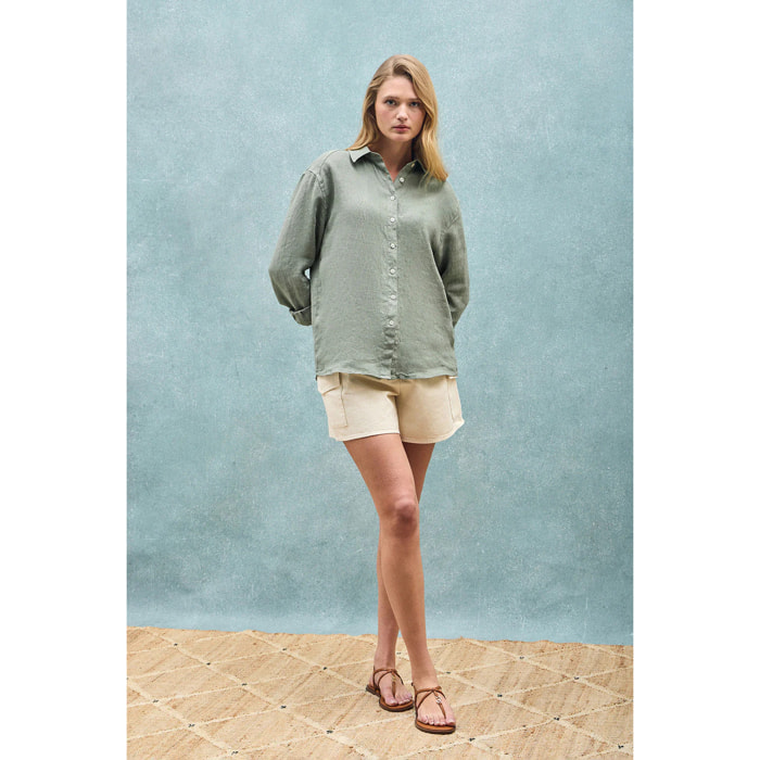 Camicia verde militare in lino tinta in capo con monogramma ricamato