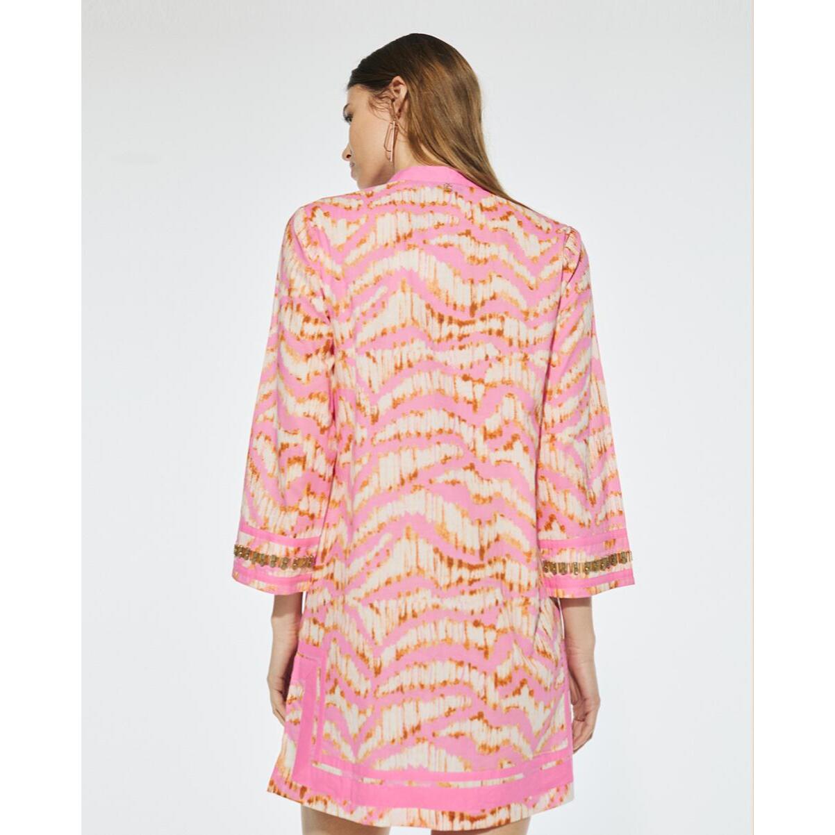 Dettaglio Kurta pietre sulla scollatura