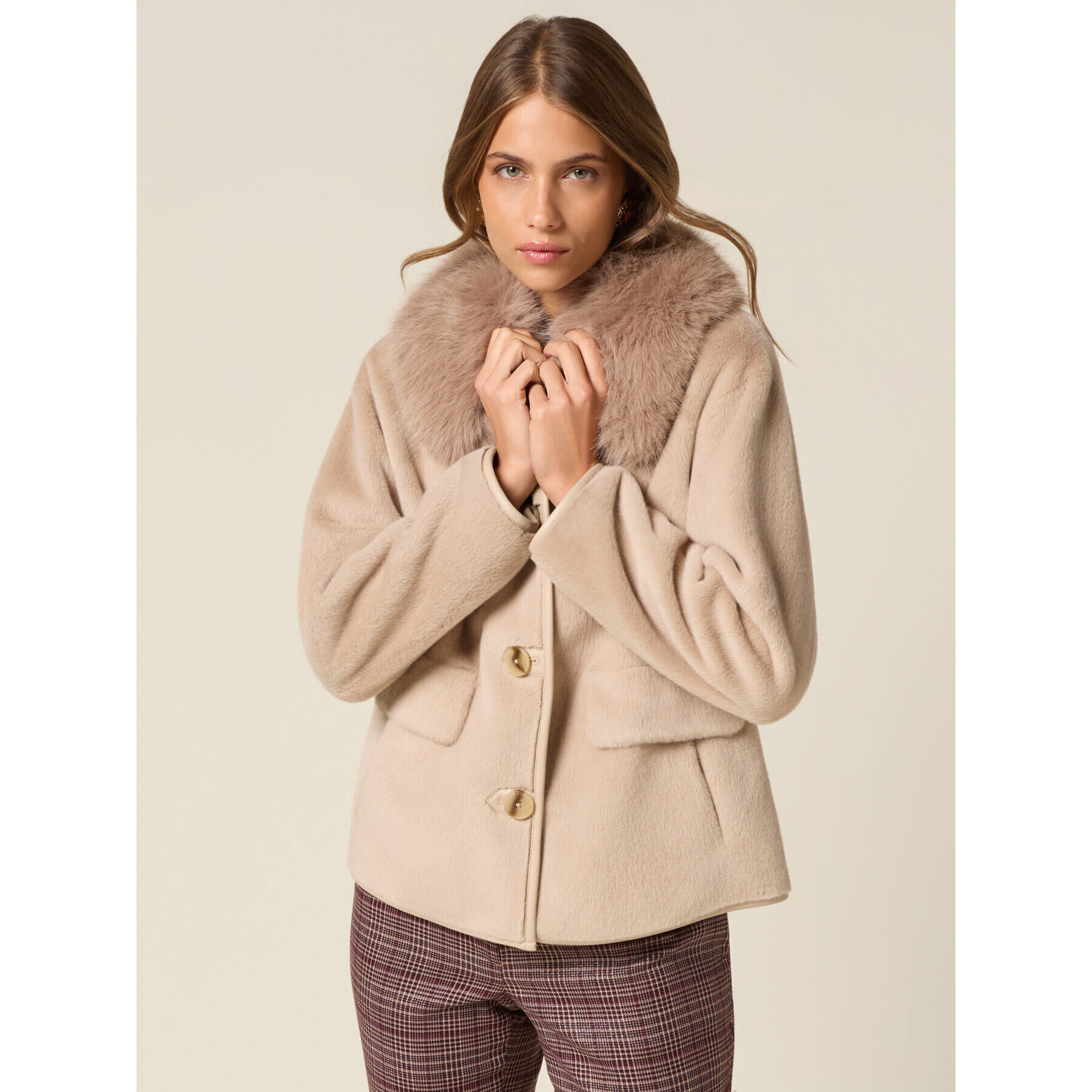 Oltre - Cappotto corto con collo peloso - Beige