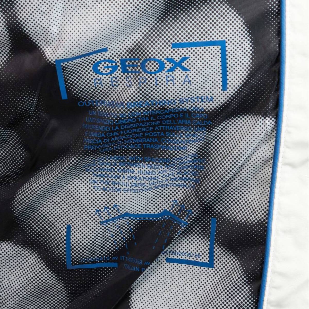 Abrigos Mujer de la marca GEOX  modelo W SPHERICA HOOD JKT BLANCO