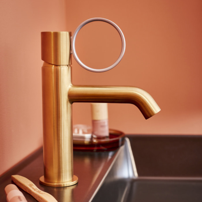 Mitigeur lavabo bas Vivienne laiton brossé avec bague chromée brossée