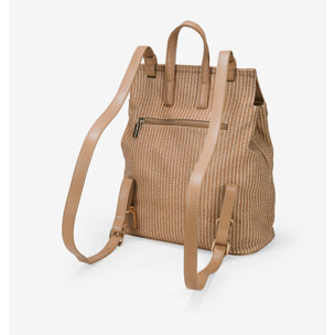 Mochila de vestir tostada con solapa