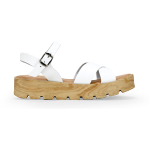 Sandalias blancas en piel con plataforma de madera