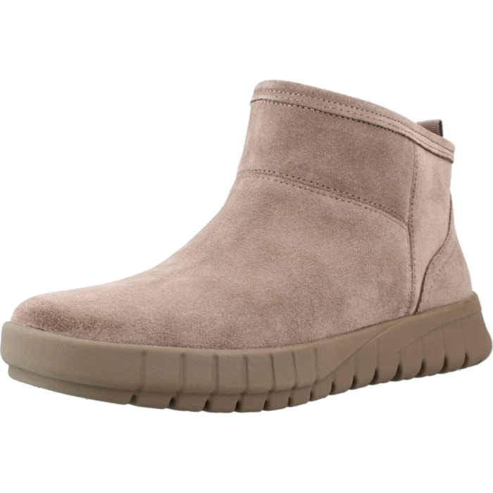 Botines Mujer de la marca GEOX  modelo D569AA 00022 BEIS