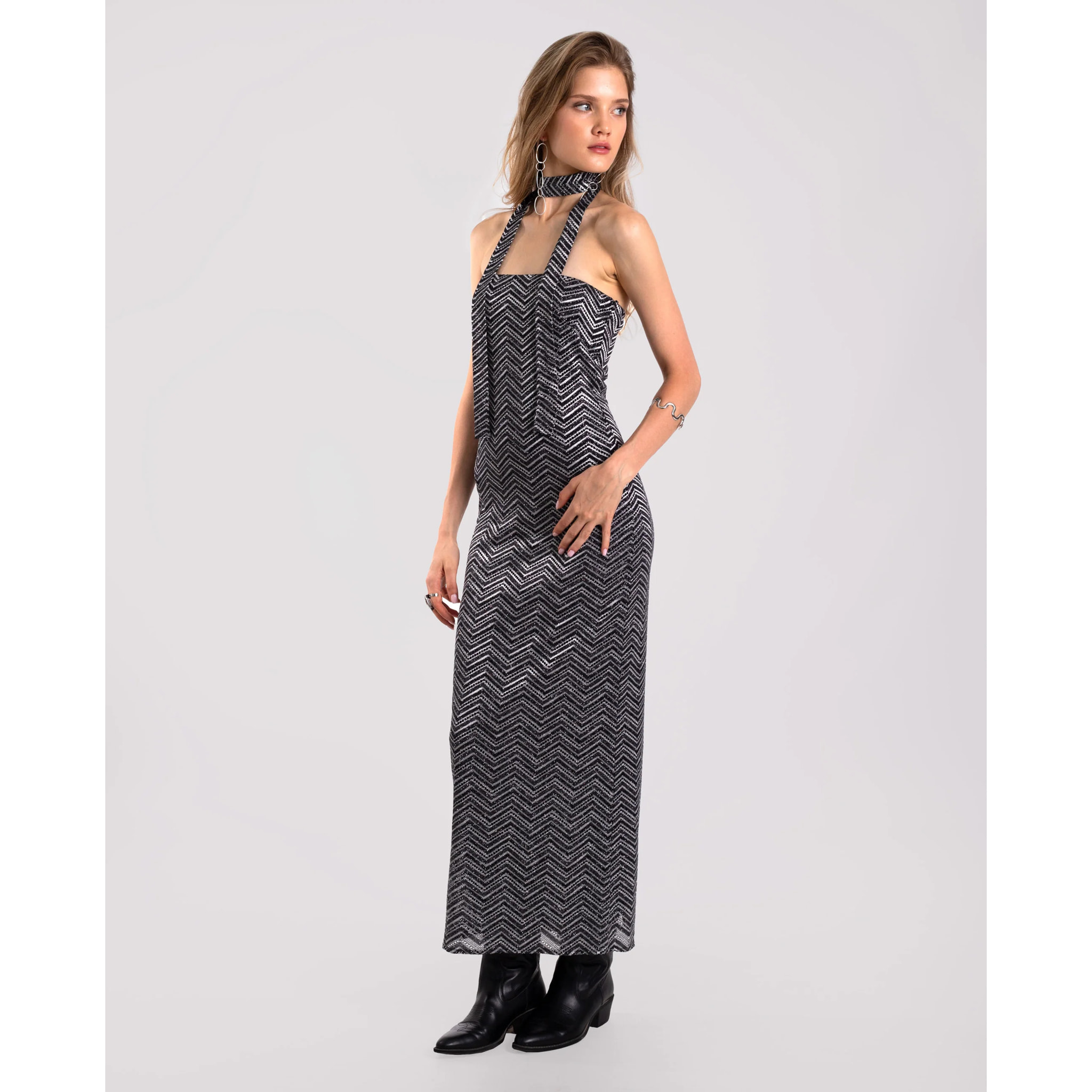 Vestido de tubo palabra de honor.