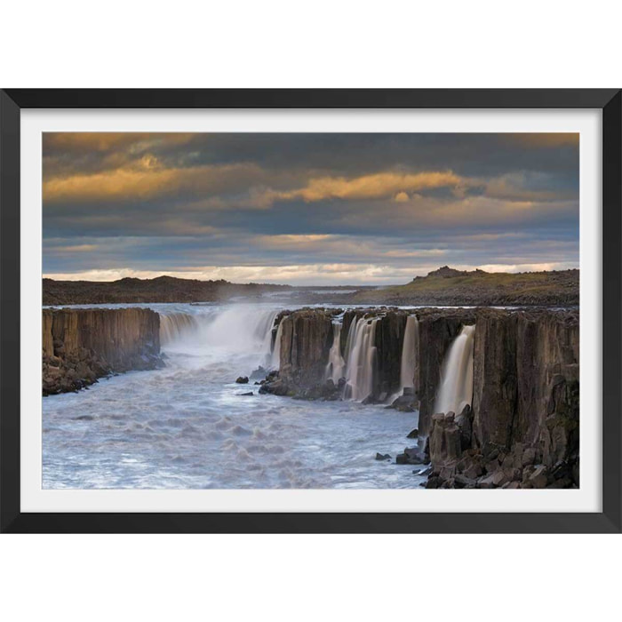 Affiche Chute d'eau by night Affiche + cadre en bois - Noir