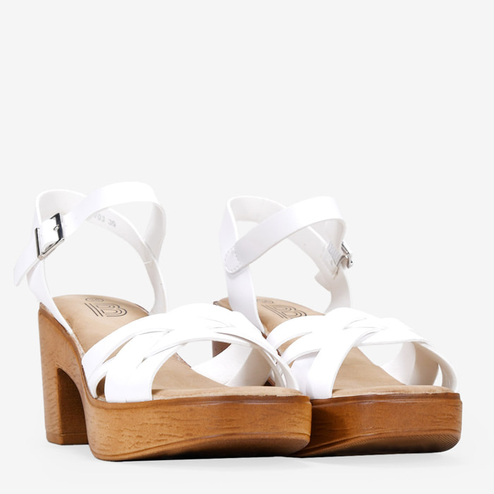 Sandalias de tacón blancas efecto madera