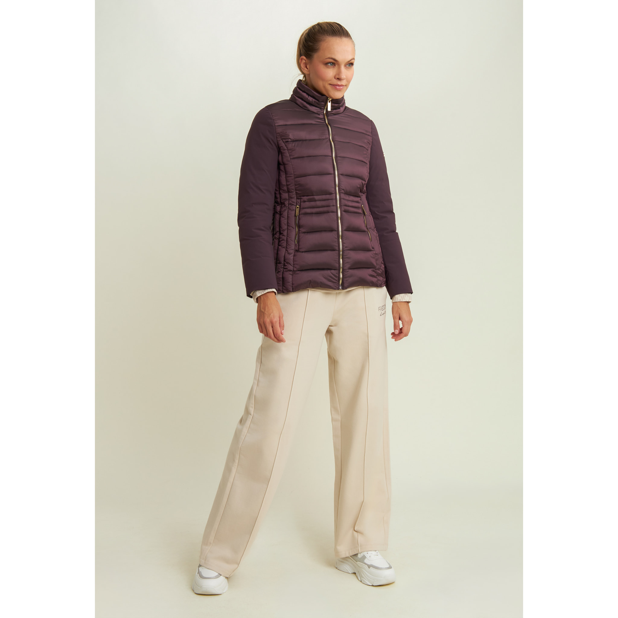 Pantaloni wide leg con cucitura centrale decorativa