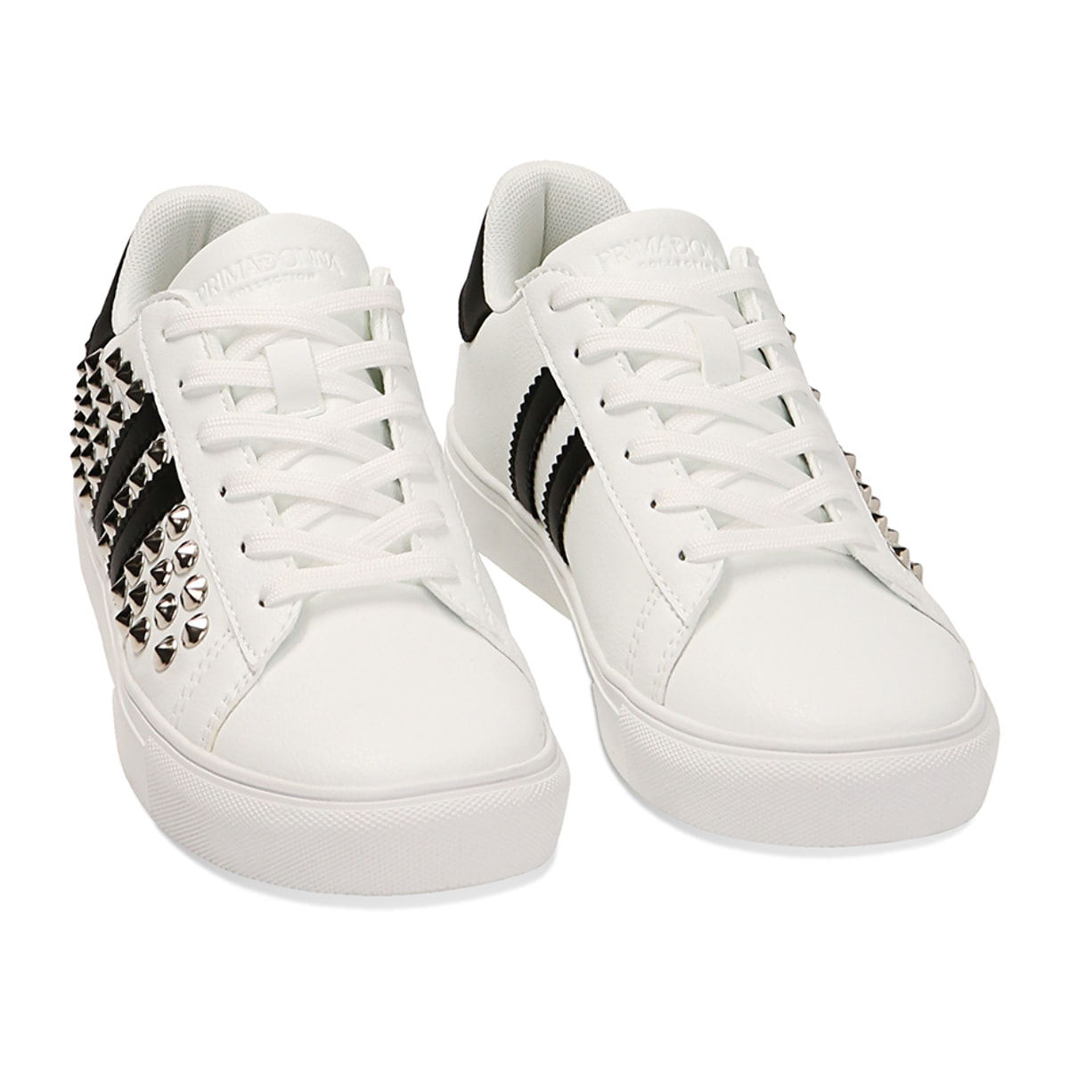 Sneakers bianco con borchie