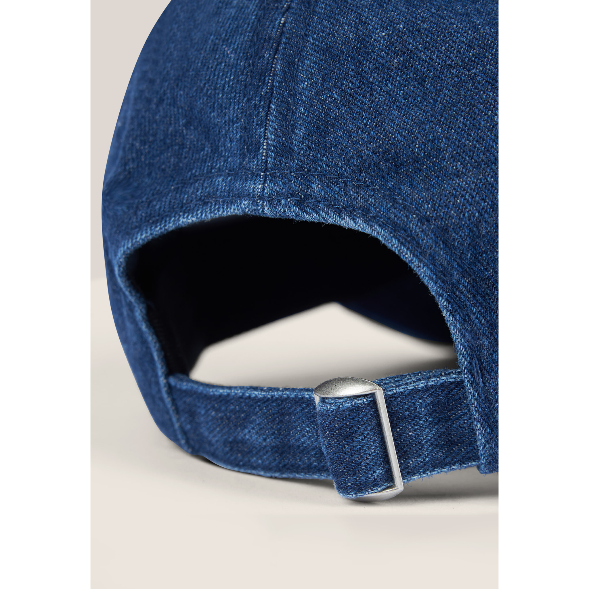 Cappellino da baseball in denim con ricamo tono su tono