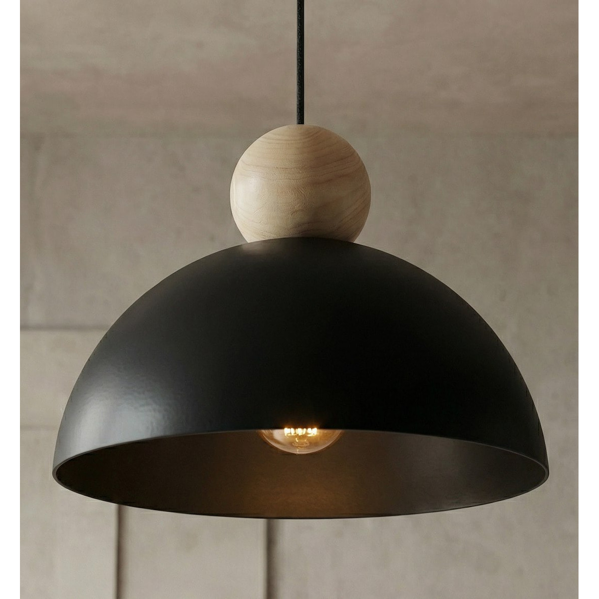 Lampada a sospensione Kaki in acciaio nero opaco e legno