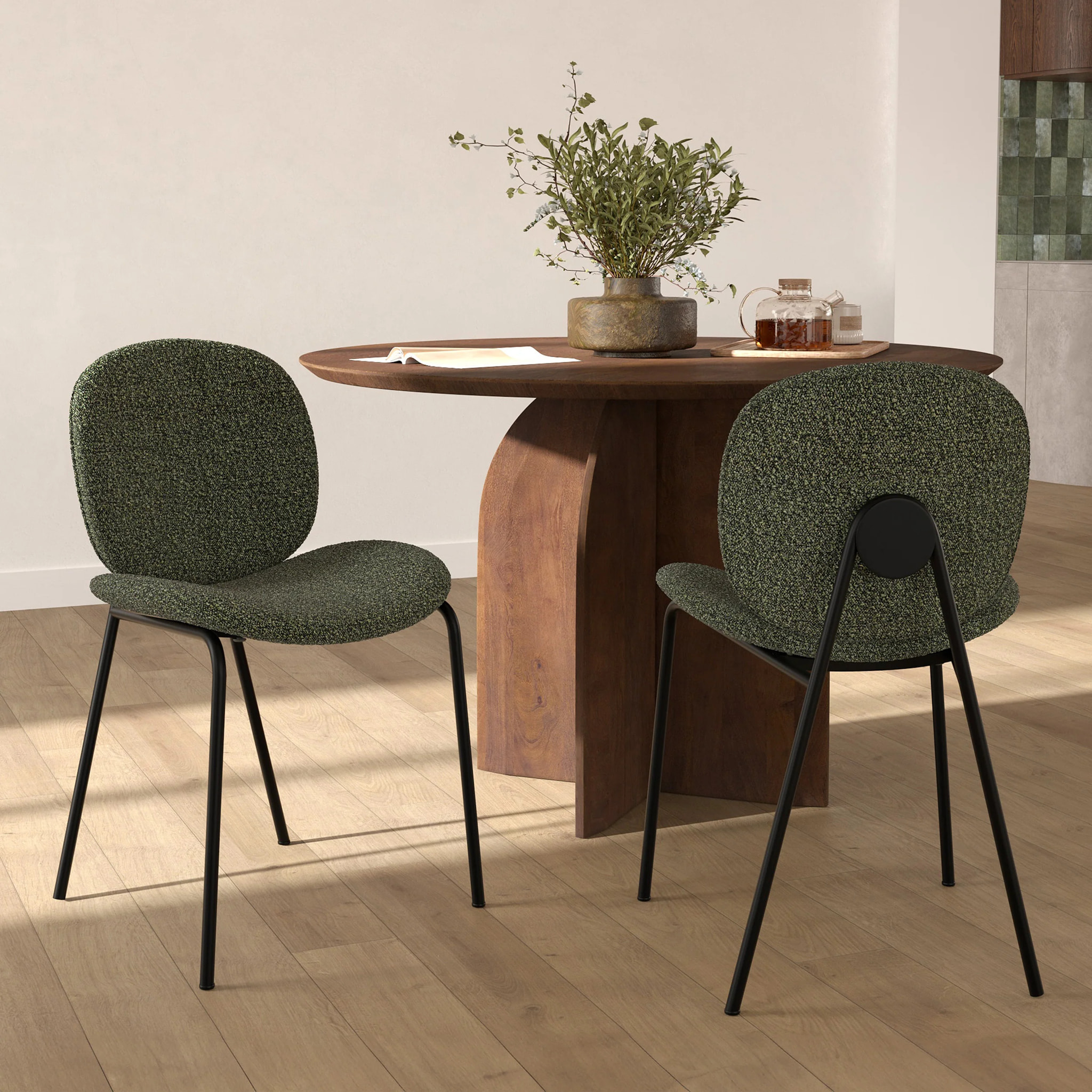 Lot de 2 chaises en tissu bouclé vert et pieds en métal noir - Iris