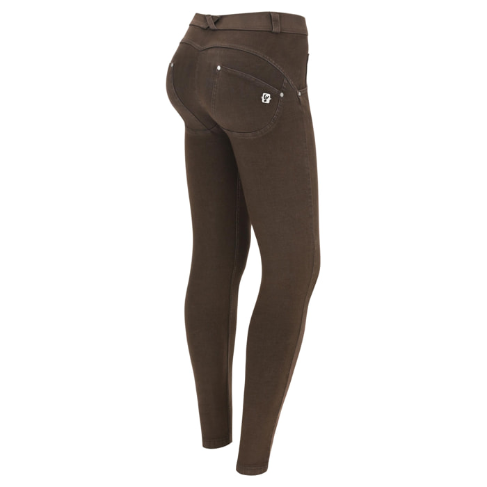 Pantaloni push up WR.UP® skinny in tessuto navetta tinto in capo