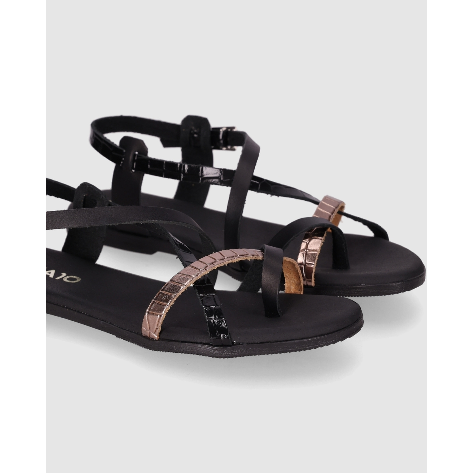 Sandalias de Piel - Negro - Tacón: Bajo