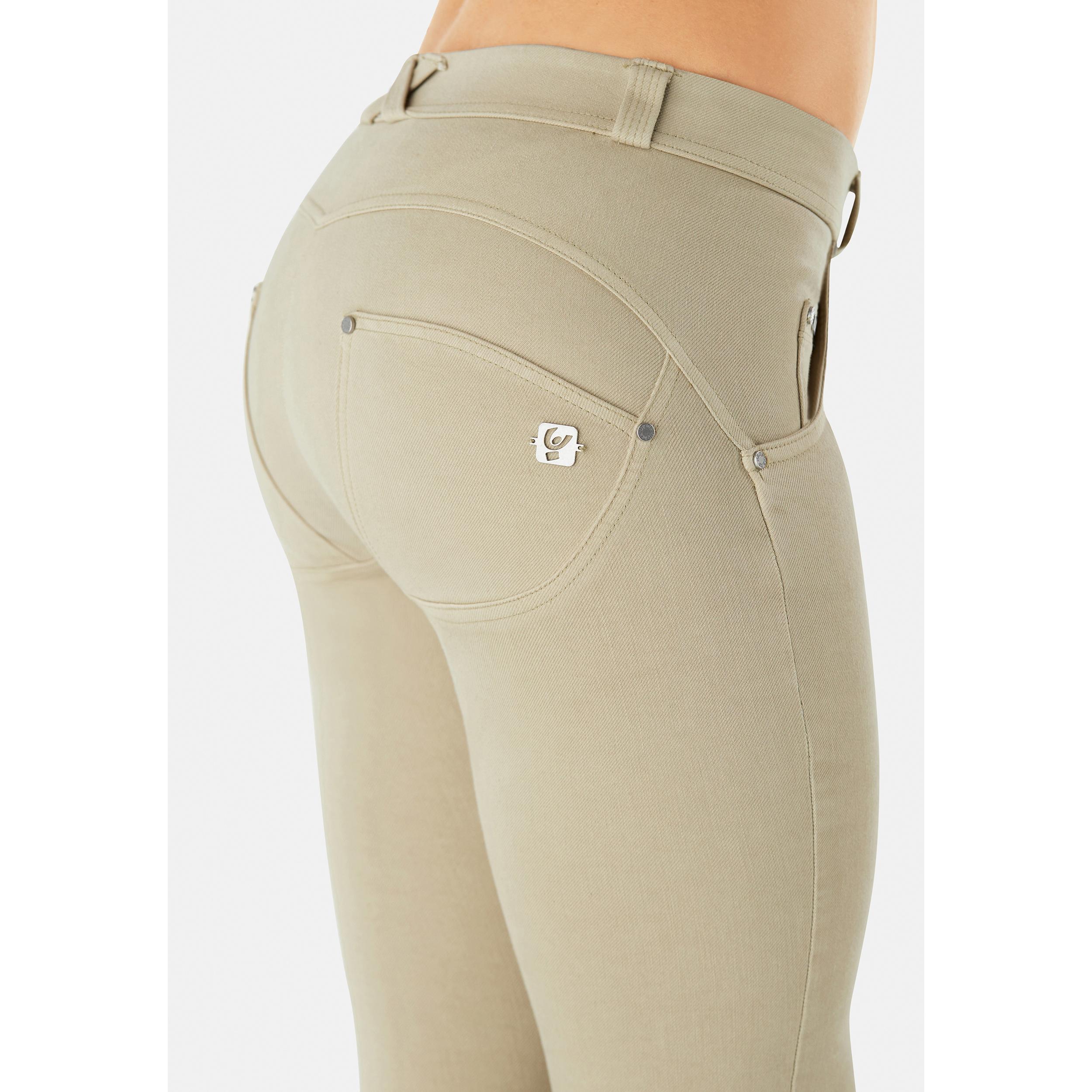 Pantaloni push up WR.UP® skinny in tessuto navetta tinto in capo