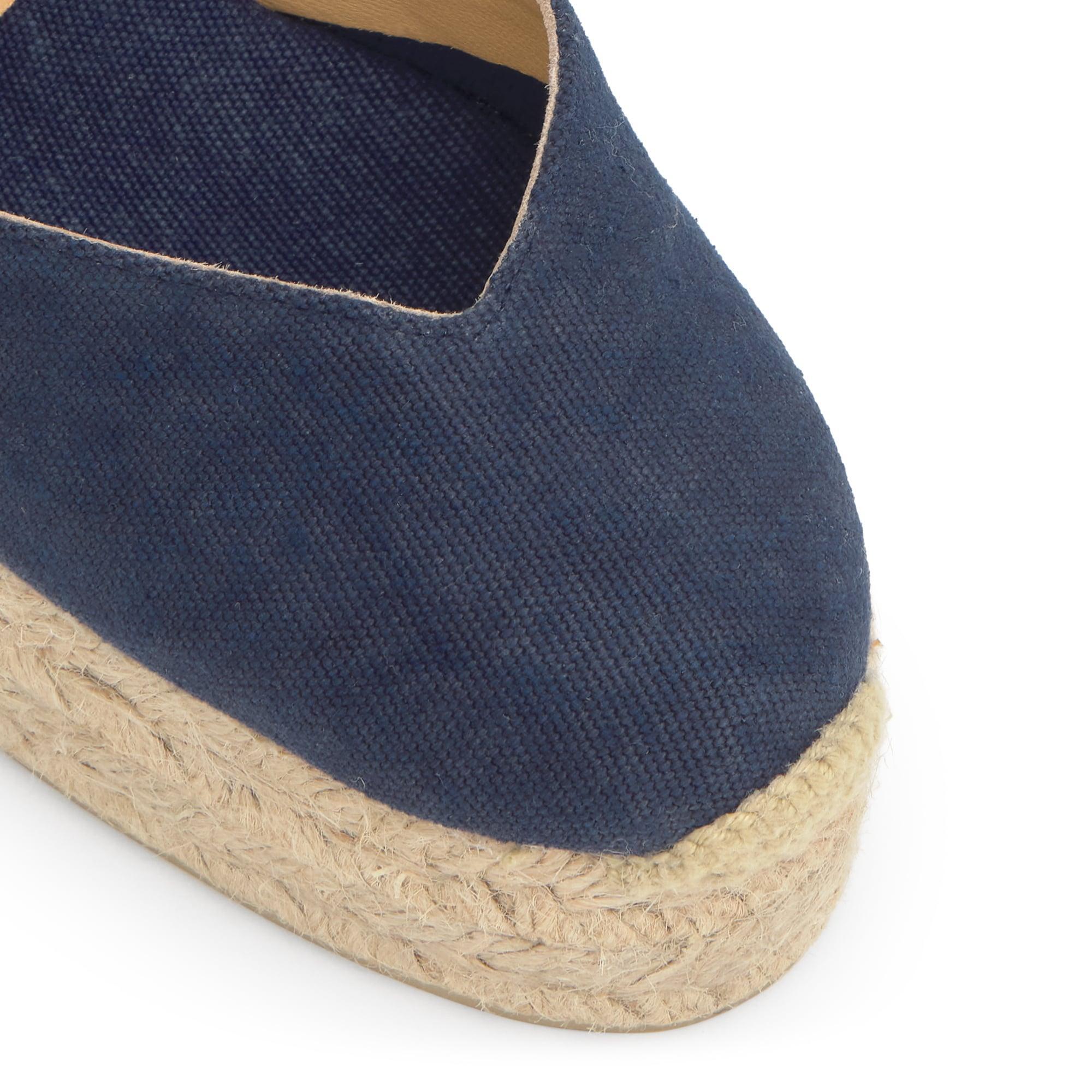 Alpargata con cuña 8 cm en lona de algodón con pala en v y cintas al tobillo