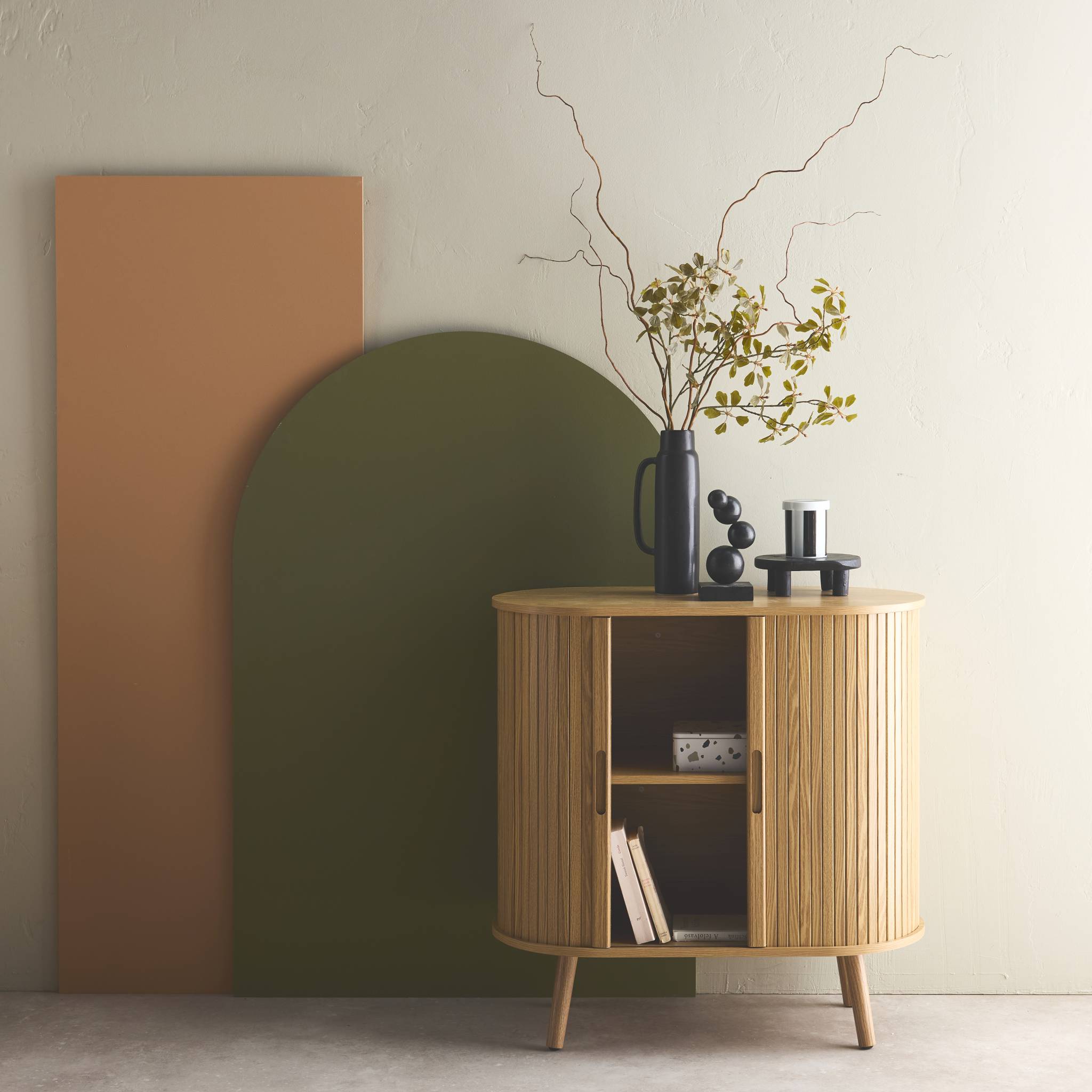 Buffet portes 2 coulissantes avec étagère. effet bois rainuré. buffet bas. L 80 x P 40 x H 80cm