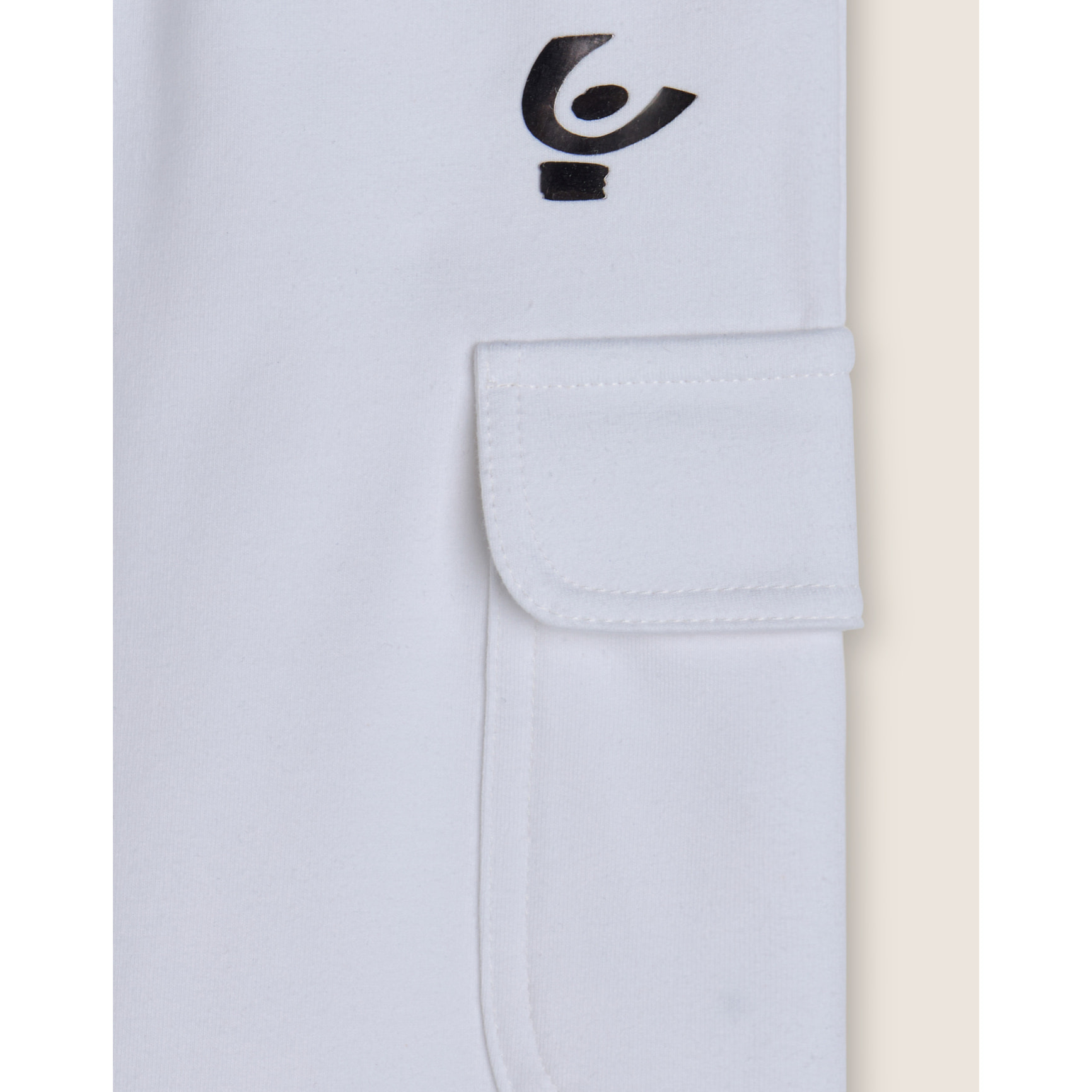 Pantaloni sportivi con tasche cargo