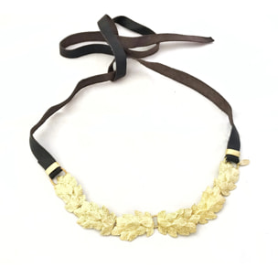 Cinturón espiga en dorado y piel marrón.