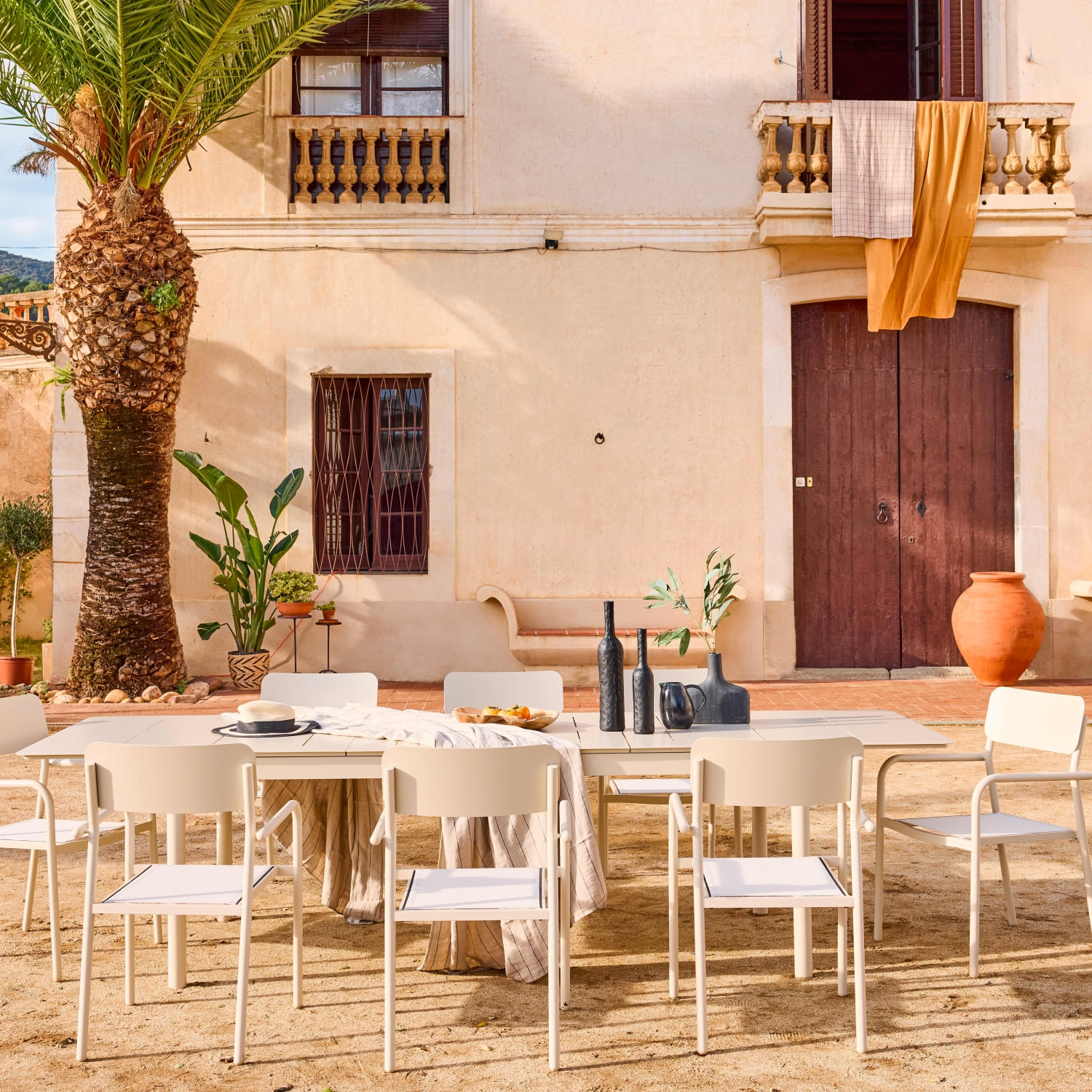 Table de jardin extensible aluminium + 8 assises CHARLESTON + SAVANNAH