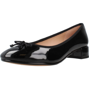 Bailarinas Mujer de la marca GEOX  modelo D45WMA 06602 NEGRO