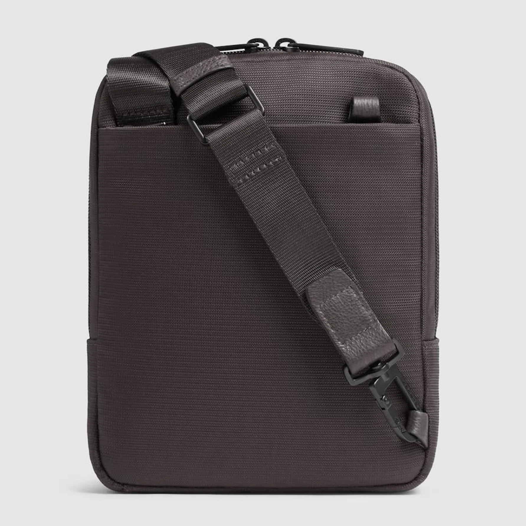 Piquadro Borsello porta iPad®mini in tessuto riciclato e pelle con protezione RFID