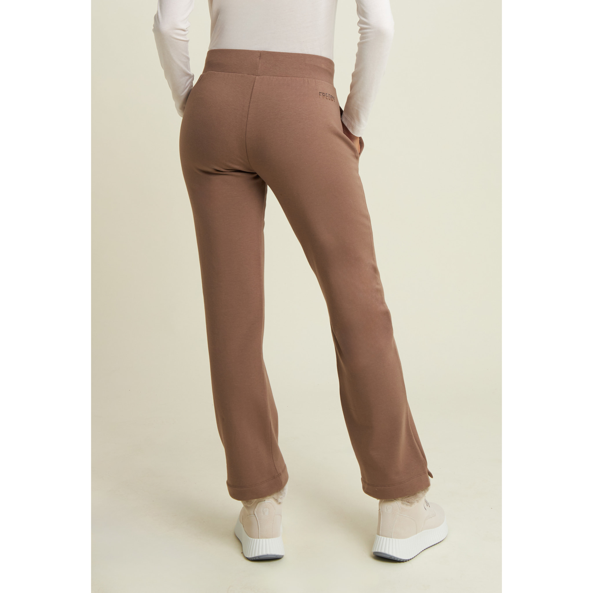 Pantaloni sportivi con gamba dritta e dettagli luminosi