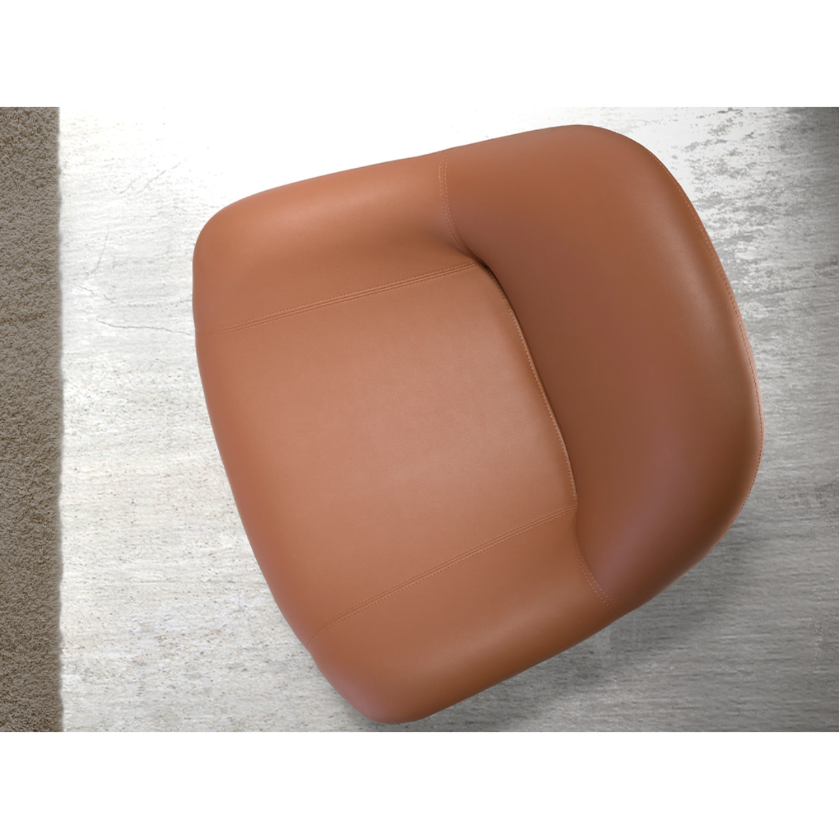 Sillón Angel Cerdá giratorio con asiento y respaldo tapizados en polipiel marrón patas de acero inoxidable en negro mate 86x83x79cm