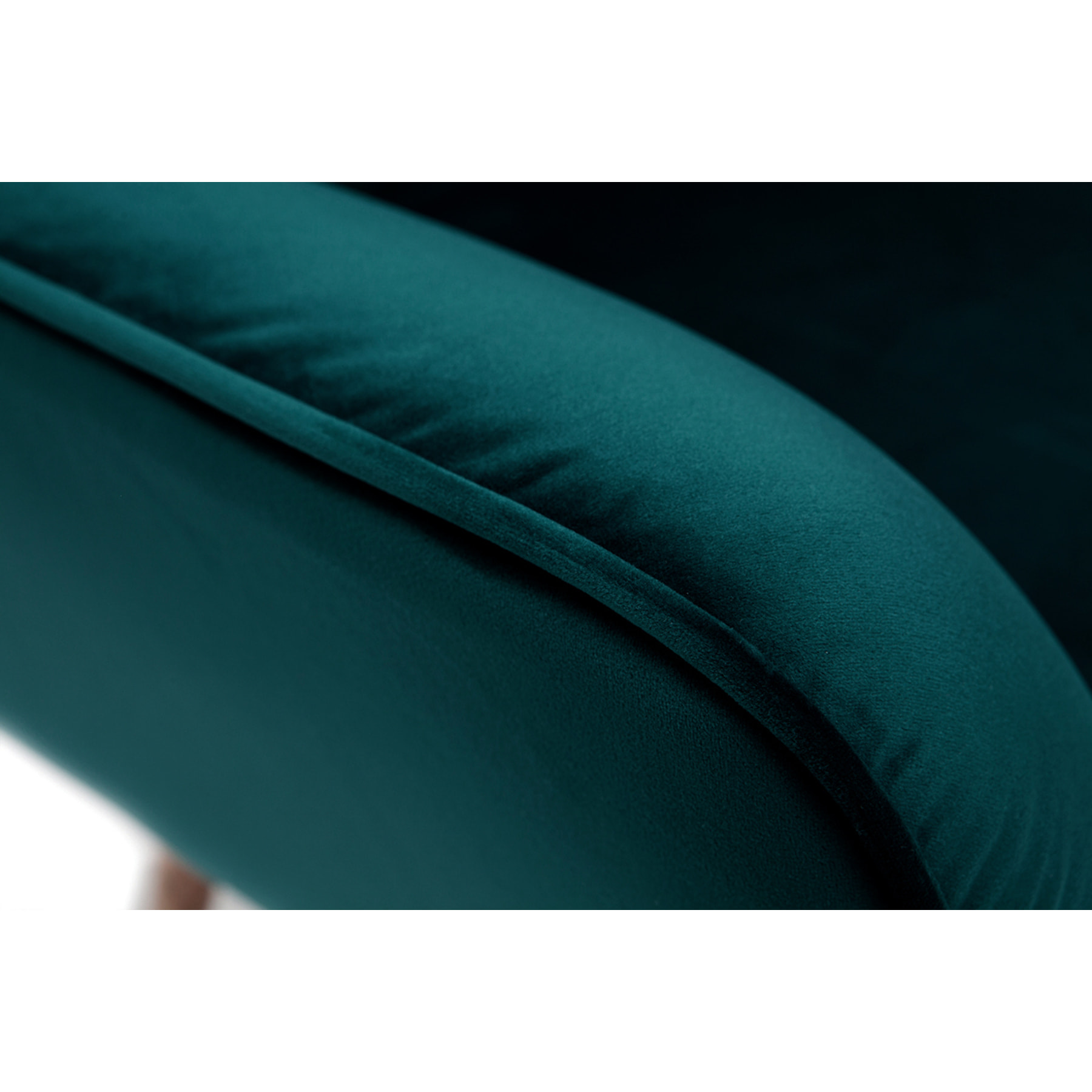 Fauteuil scandinave en tissu velours bleu pétrole et bois clair AVERY