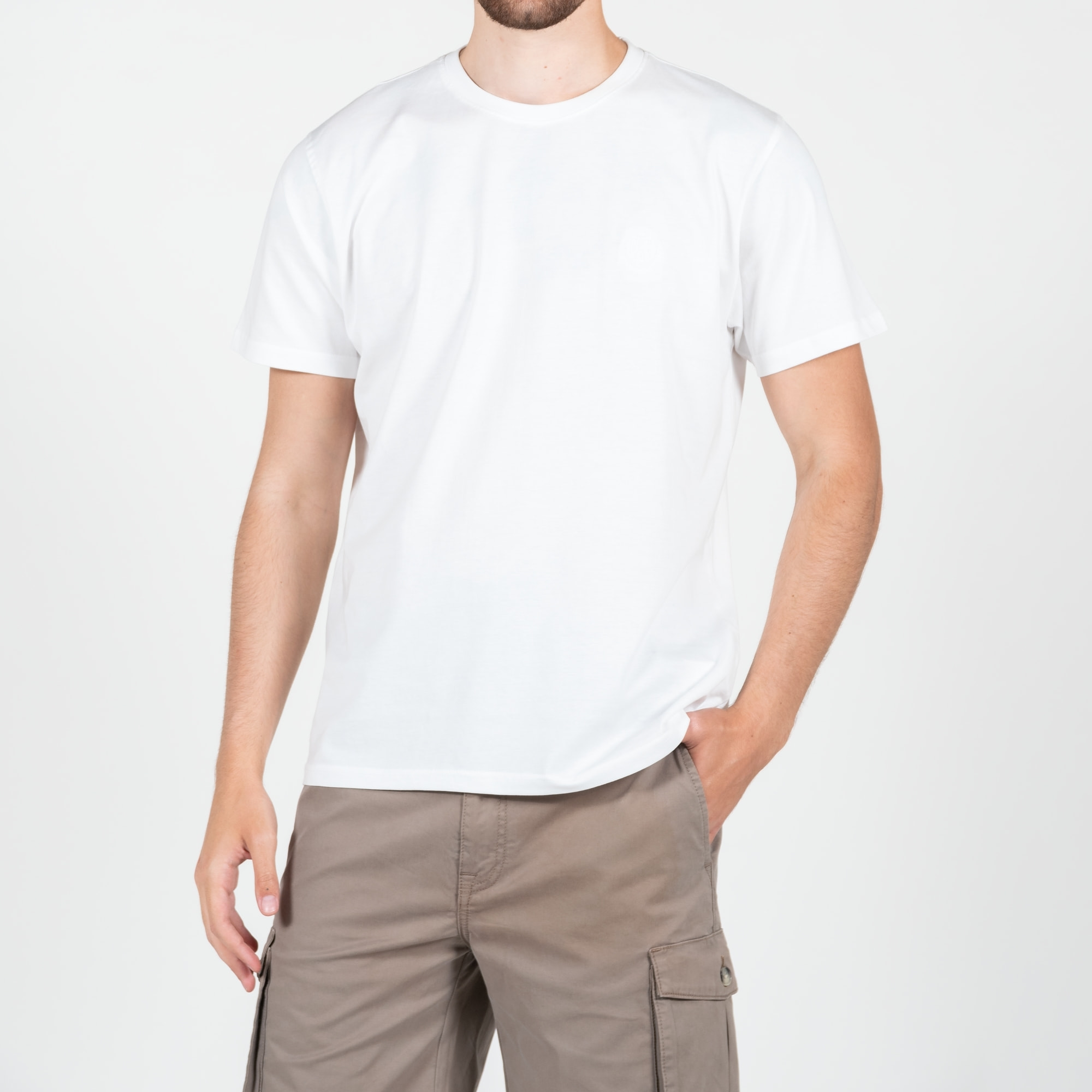 T-shirt basic con logo ricamato