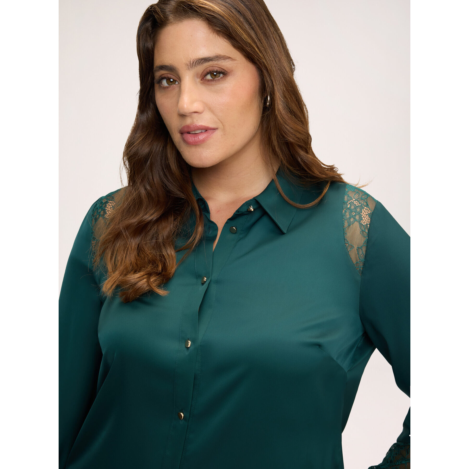 Fiorella Rubino - Blusa in raso stretch con inserti in pizzo - Verde