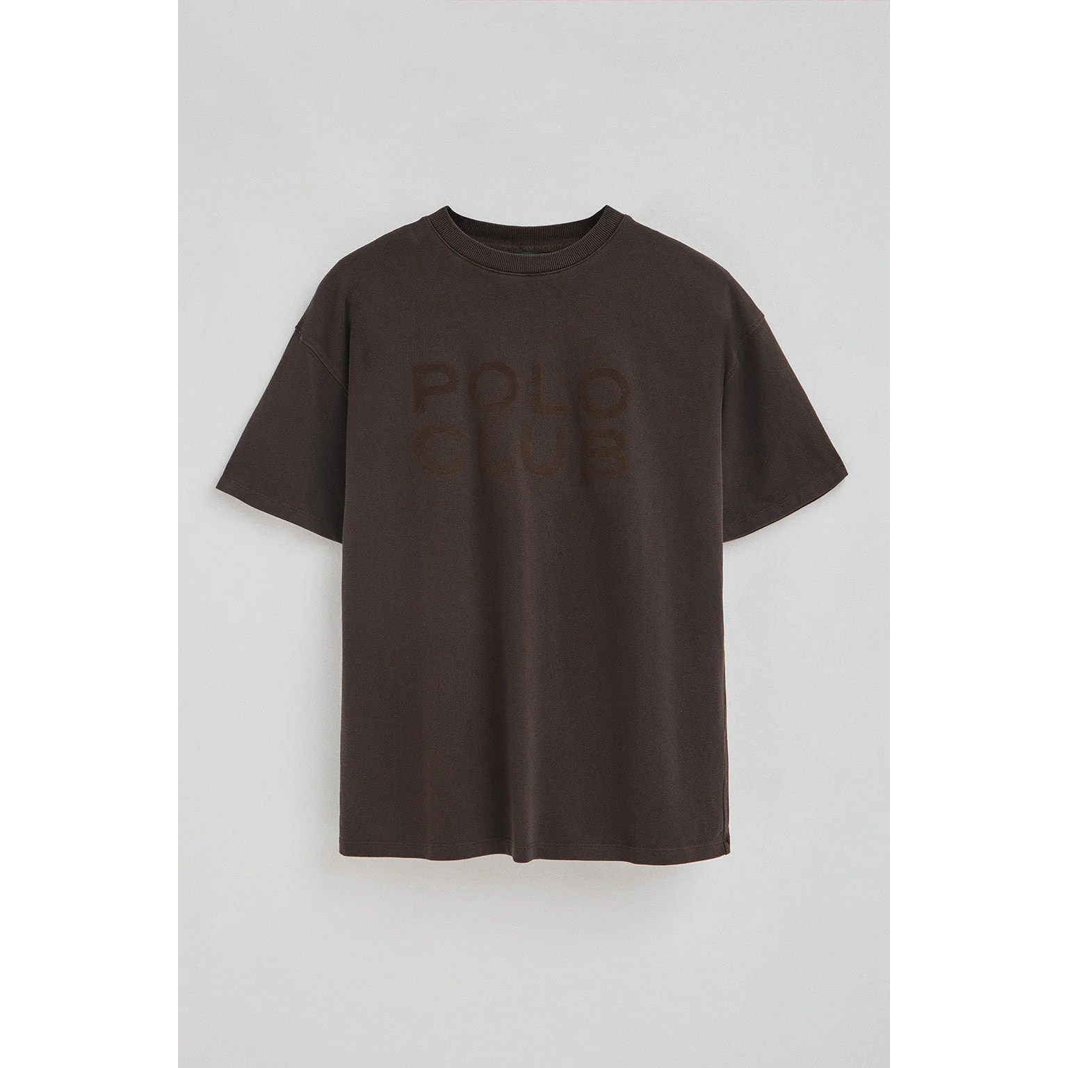 Camiseta Tarak color chocolate oscuro con logo Polo Club