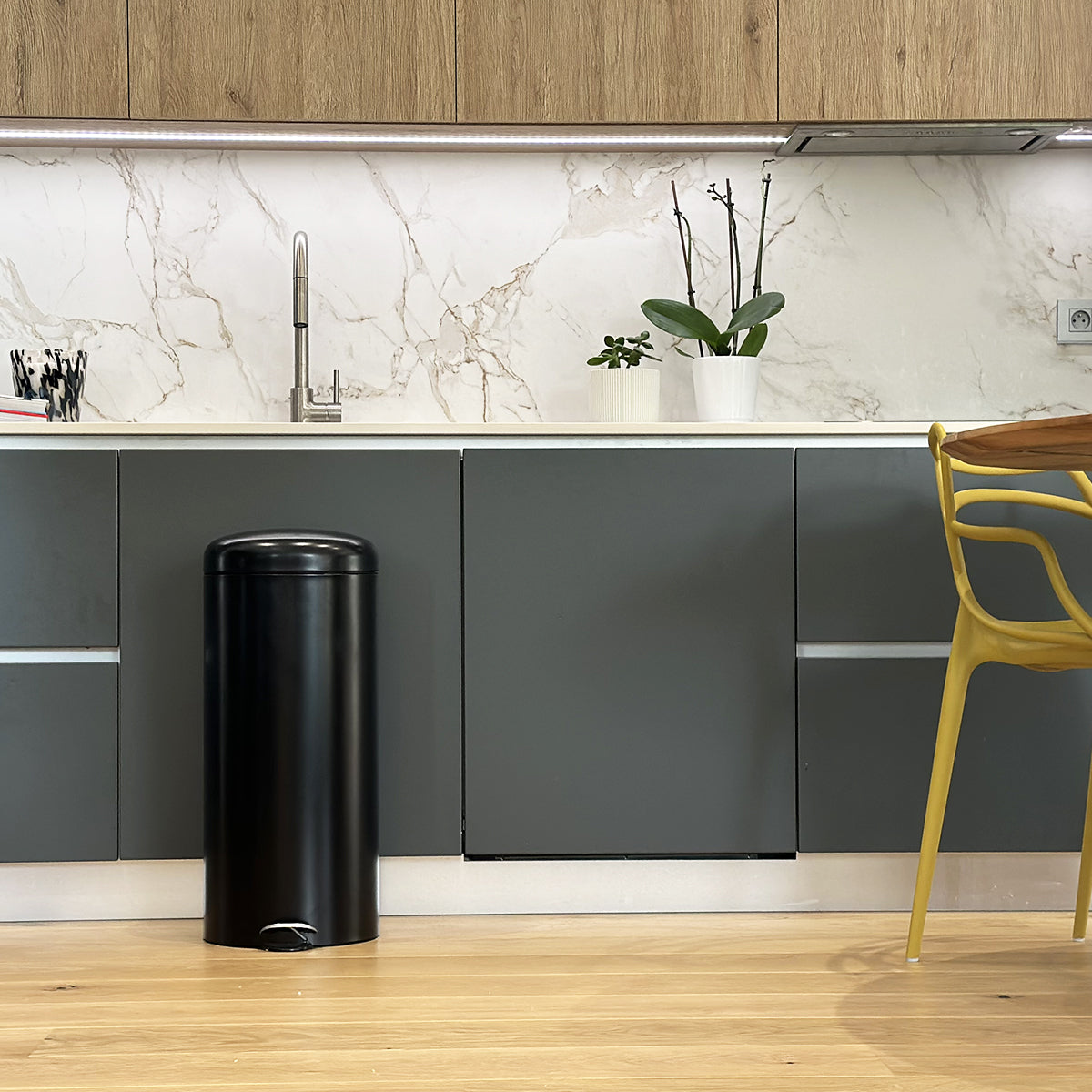 Poubelle à pédale inox URBAN noir 30L