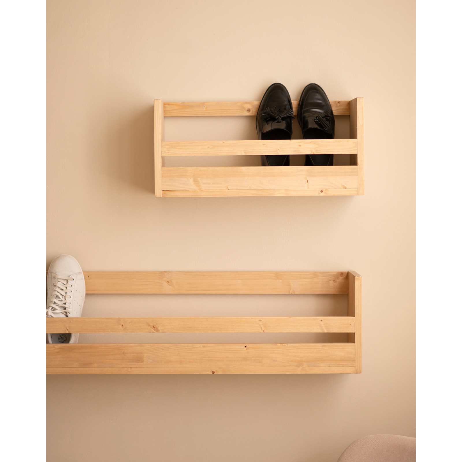 Estante zapatero de madera maciza en tono roble medio de varias medidas