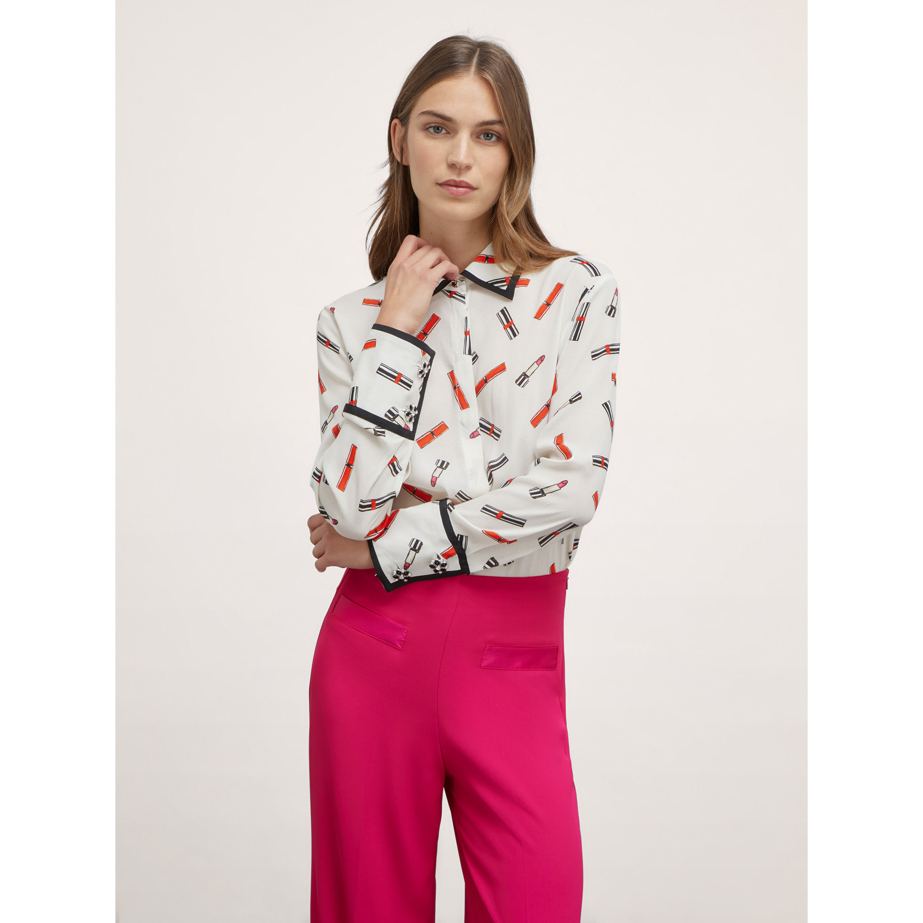 Motivi - Camisa con estampado lipstick - Blanco