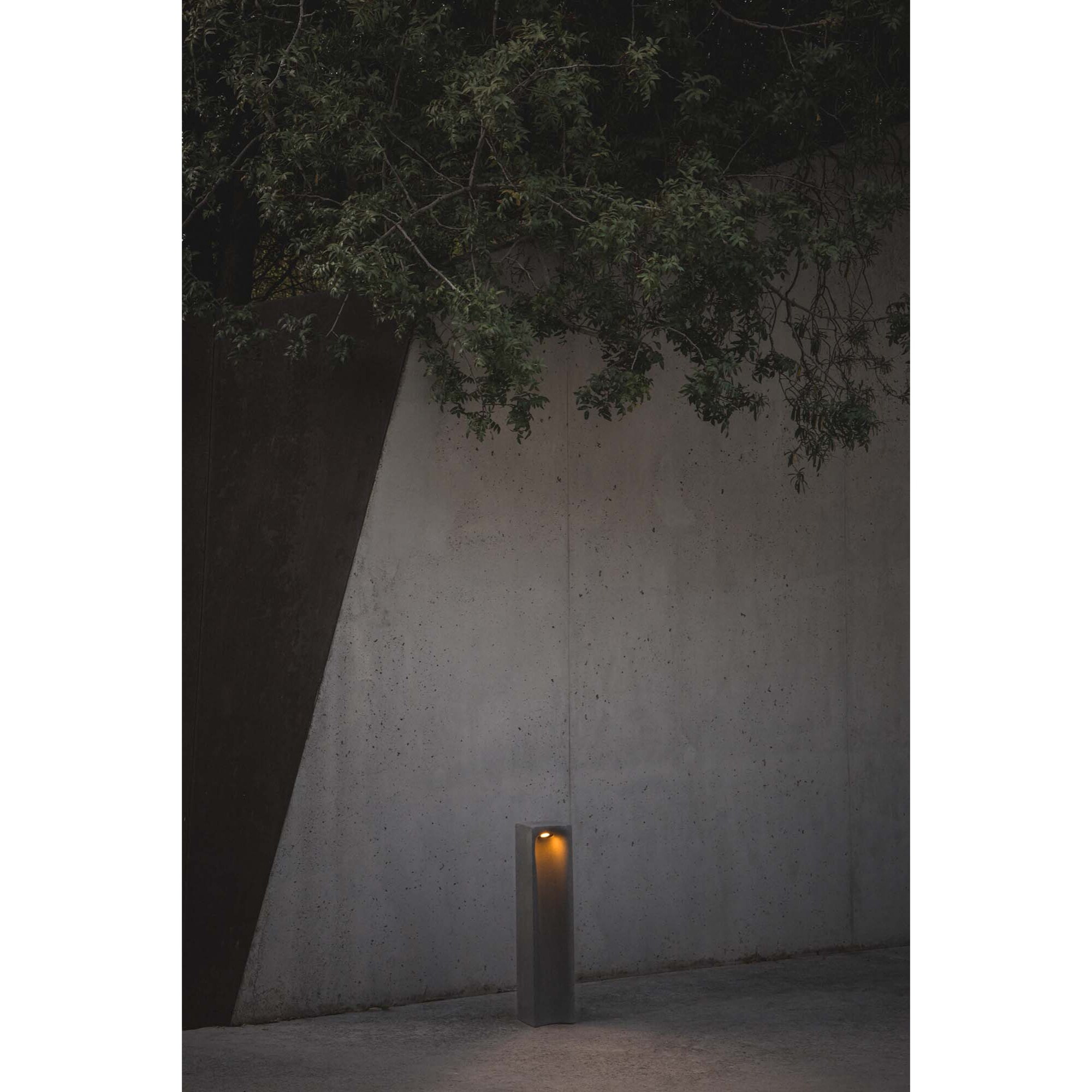 GROT 600 Lampada paletti muro grigio 2700K