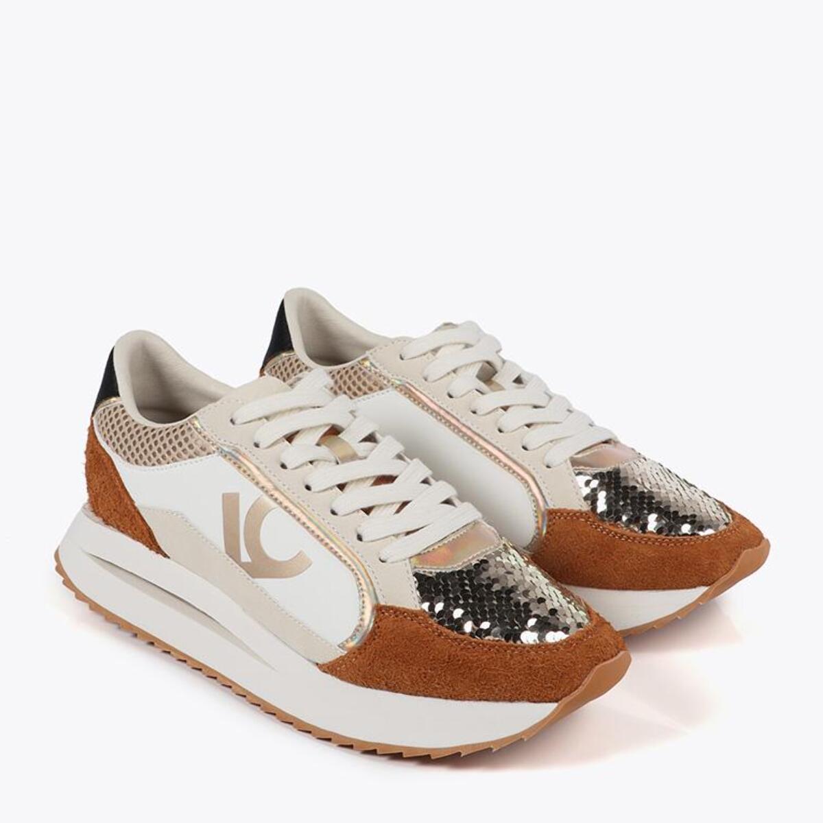 Sneakers con Suola Testurizzata e Dettagli in Pelle