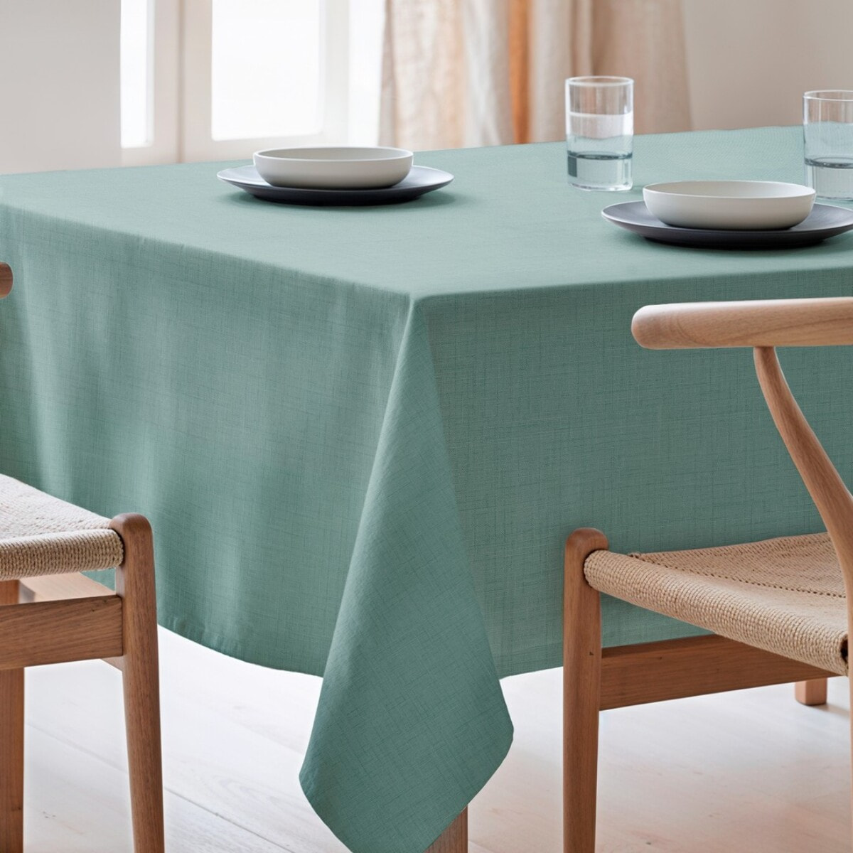 Nappe unie anti-tâches BRIA JADE