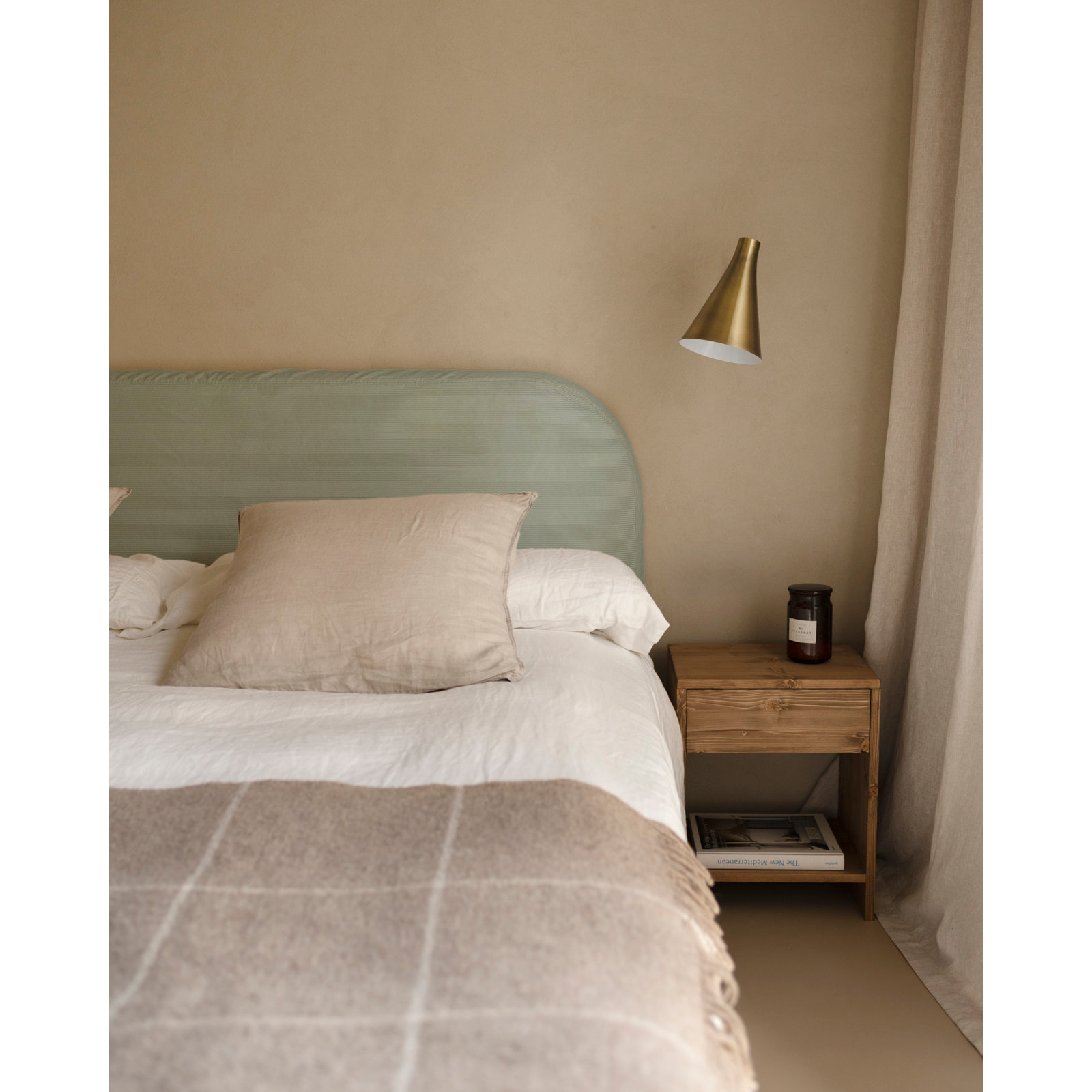 Tête de lit déhoussable en velours côtelé vert bleuté en différentes tailles