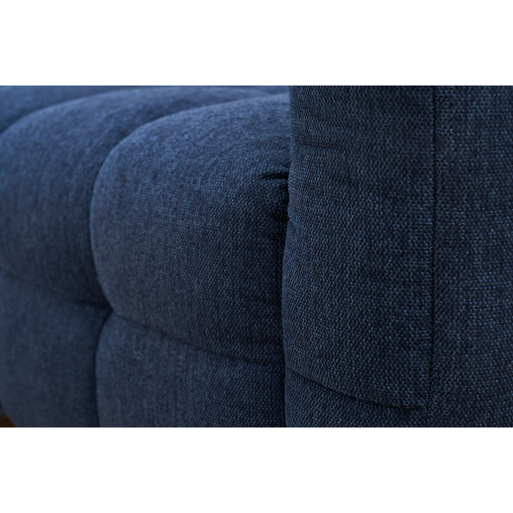 Canapé design 3 places et repose-pieds en tissu effet velours texturé bleu foncé CORTO