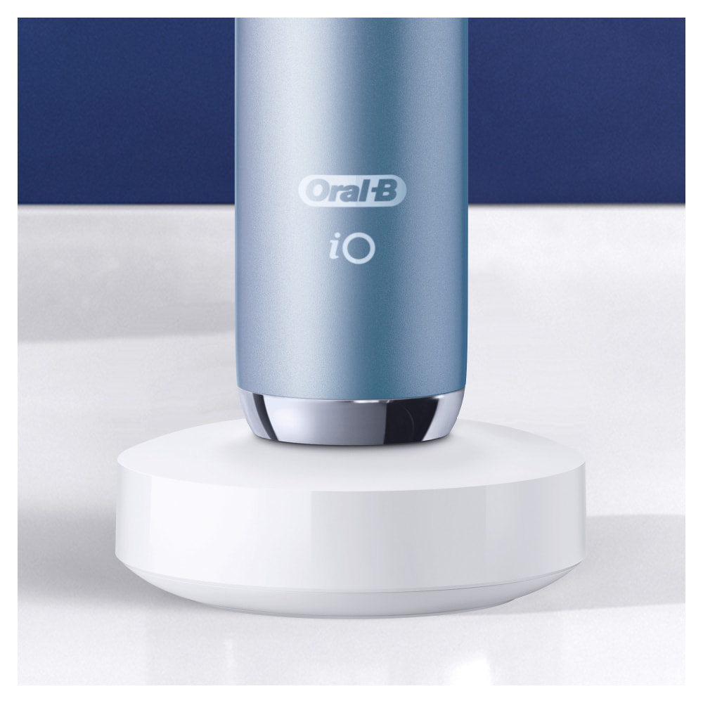 Oral-B iO 9 Edition Spéciale - Avec Etui de Voyage, et Pochette - Bleue- Brosse À Dents Électrique